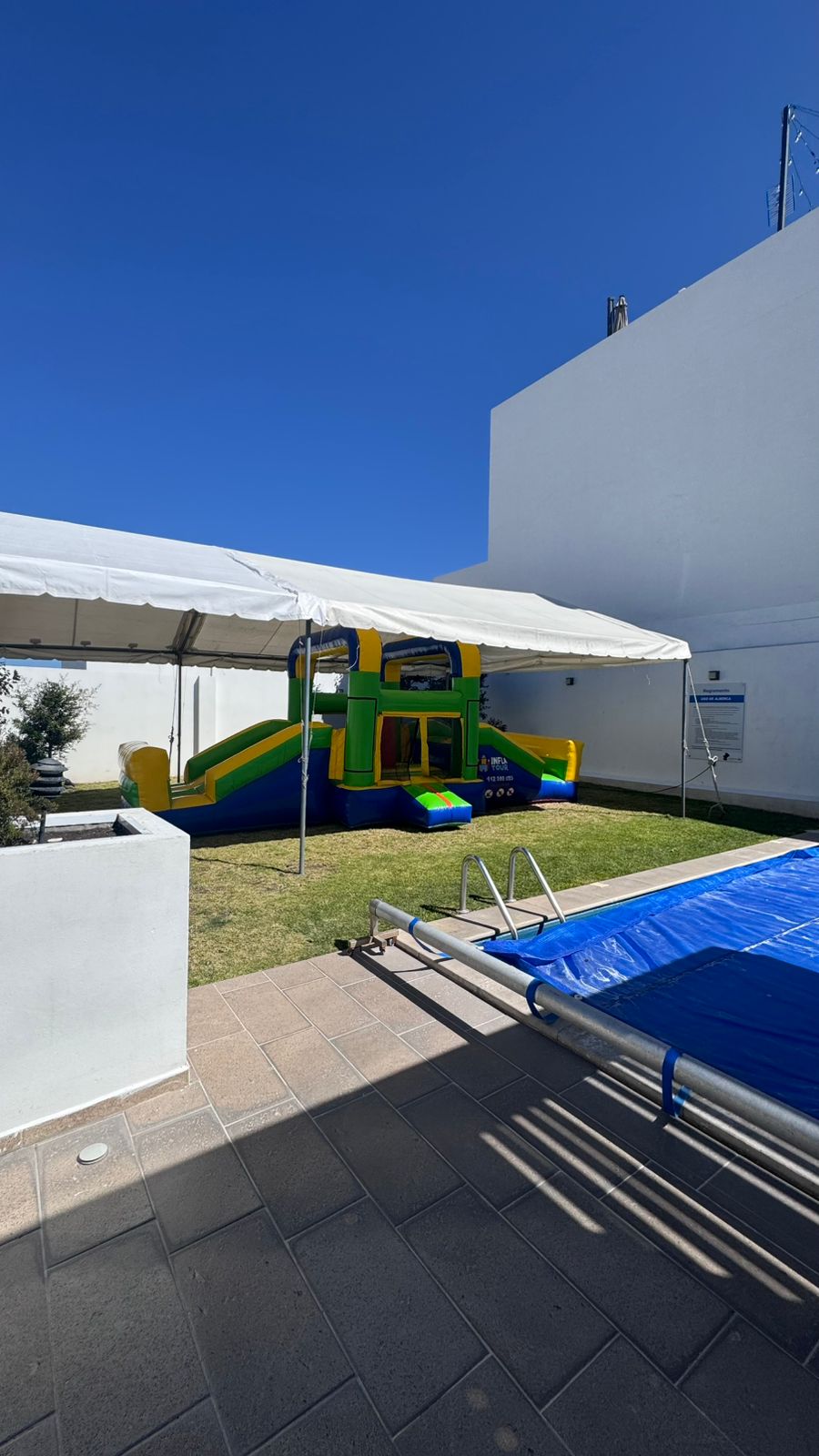 Inflable con resbaladilla para niñas en Querétaro
